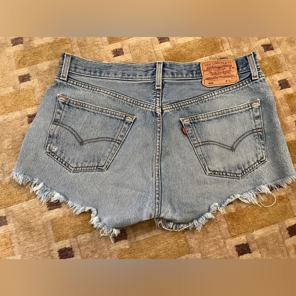 Vintage Levi’s fly button Jean shorts - Picture 4 of 11